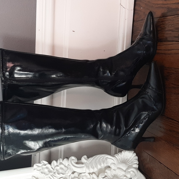 Knee high faux patent leather boots - Picture 1 of 8